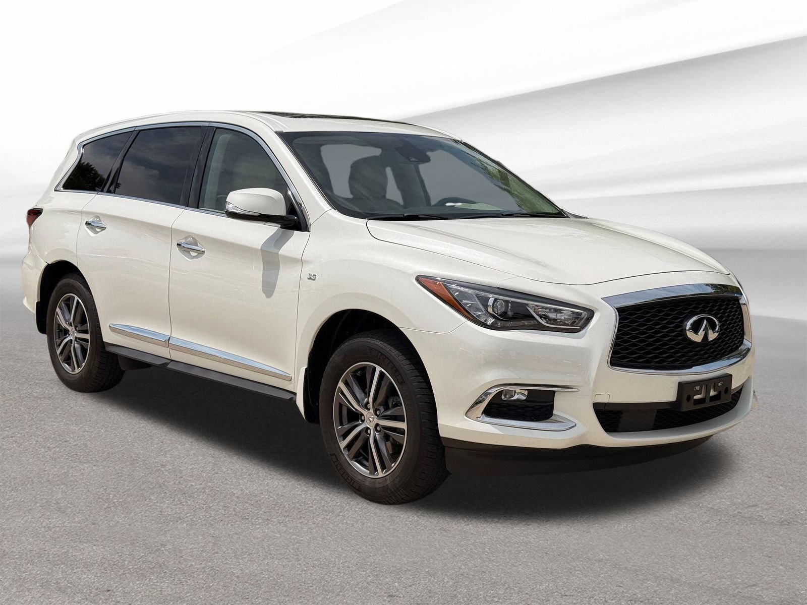 Used 2019 INFINITI QX60 Pure FWD image 4