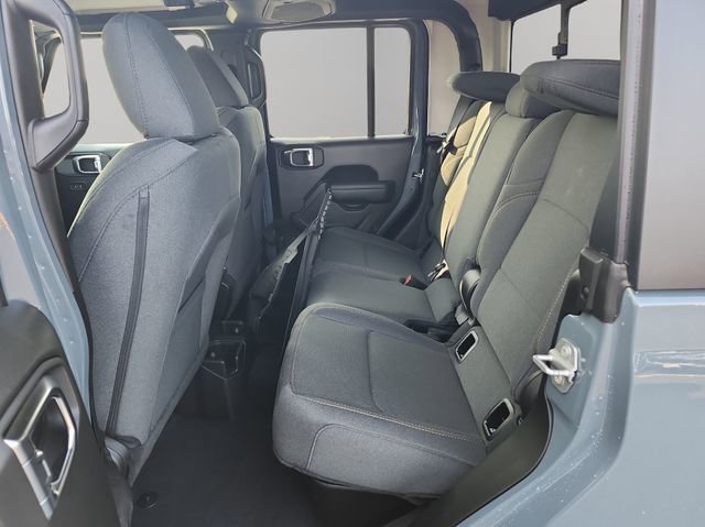 New 2025 Jeep Gladiator Sport image 13