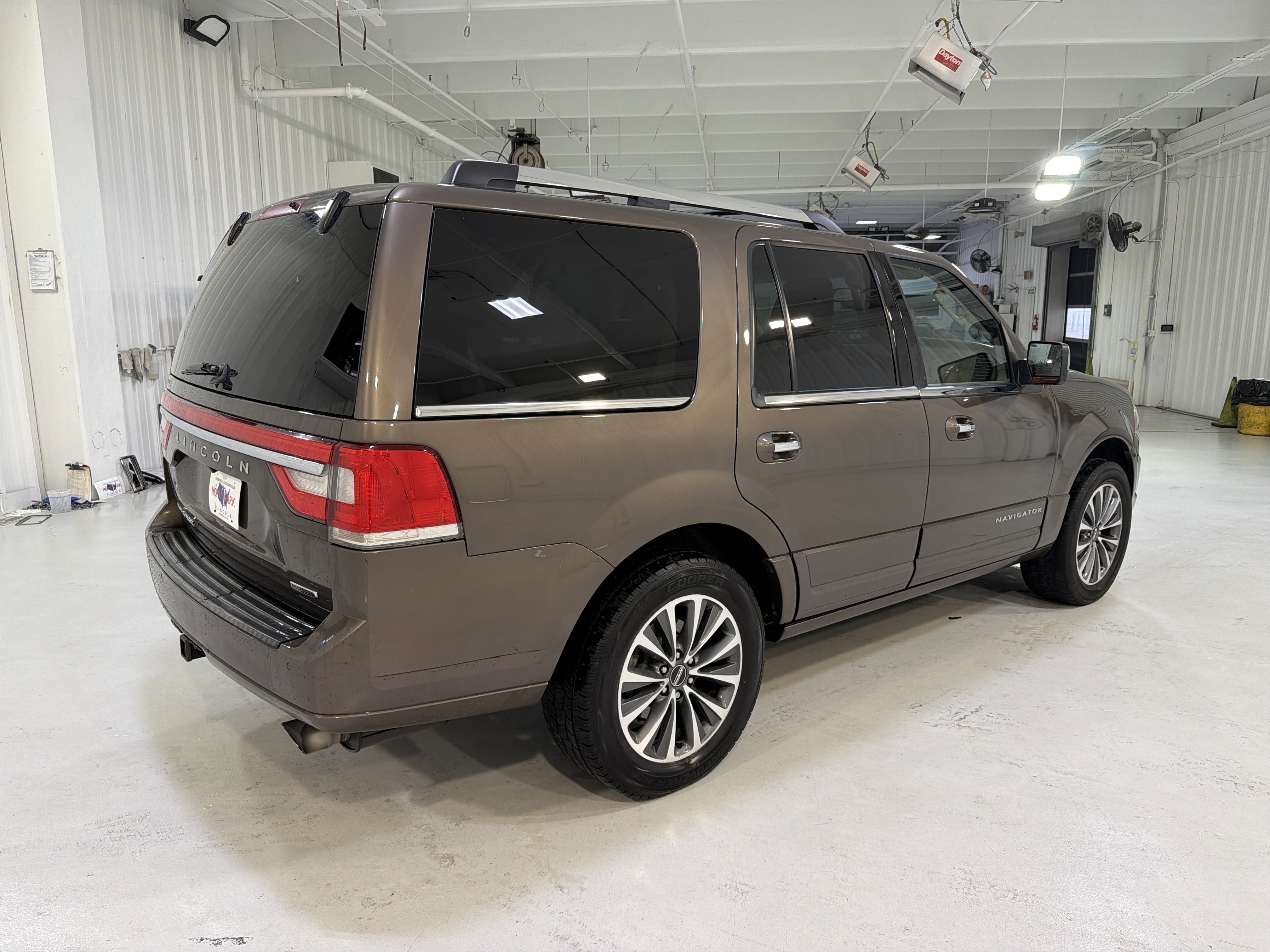 Used 2015 Lincoln Navigator 2WD image 5