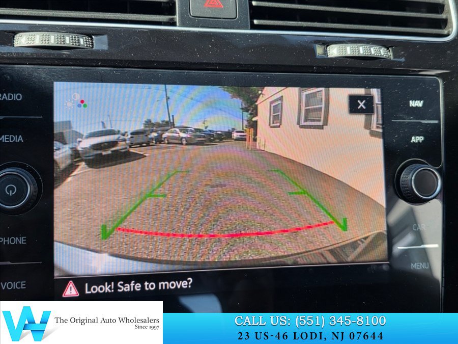 Used 2021 Volkswagen GTI SE FWD image 17