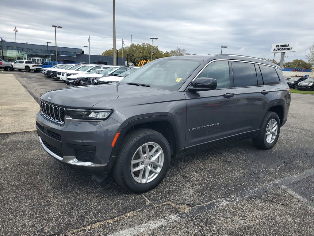 Used 2023 Jeep Grand Cherokee L Laredo image 2