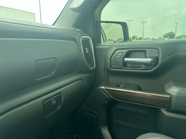 Used 2021 Chevrolet Silverado 1500 LT AWD/4WD image 16