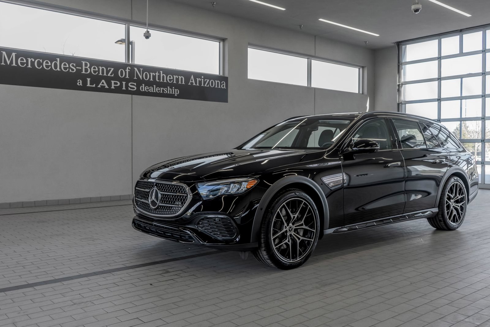 Used 2025 Mercedes-Benz E 450 4MATIC All-Terrain Wagon image 3
