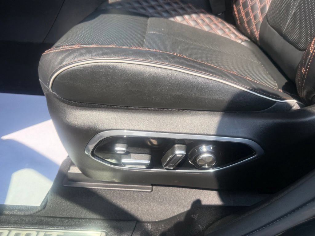 Certified 2023 Jeep Grand Cherokee Summit w/ Advanced Protech Group IV AWD/4WD image 17