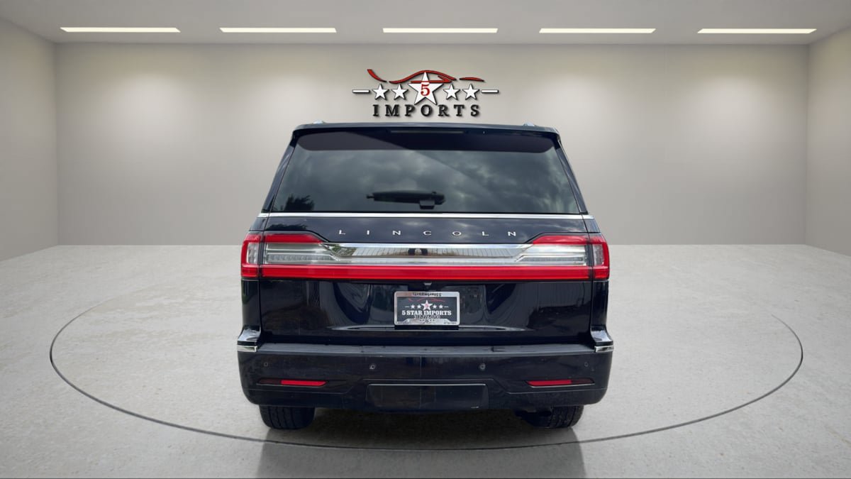 Used 2019 Lincoln Navigator Reserve AWD/4WD image 4