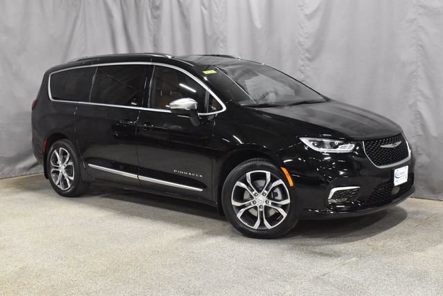 New 2026 Chrysler Pacifica Pinnacle w/ Trailer Tow Group image 4