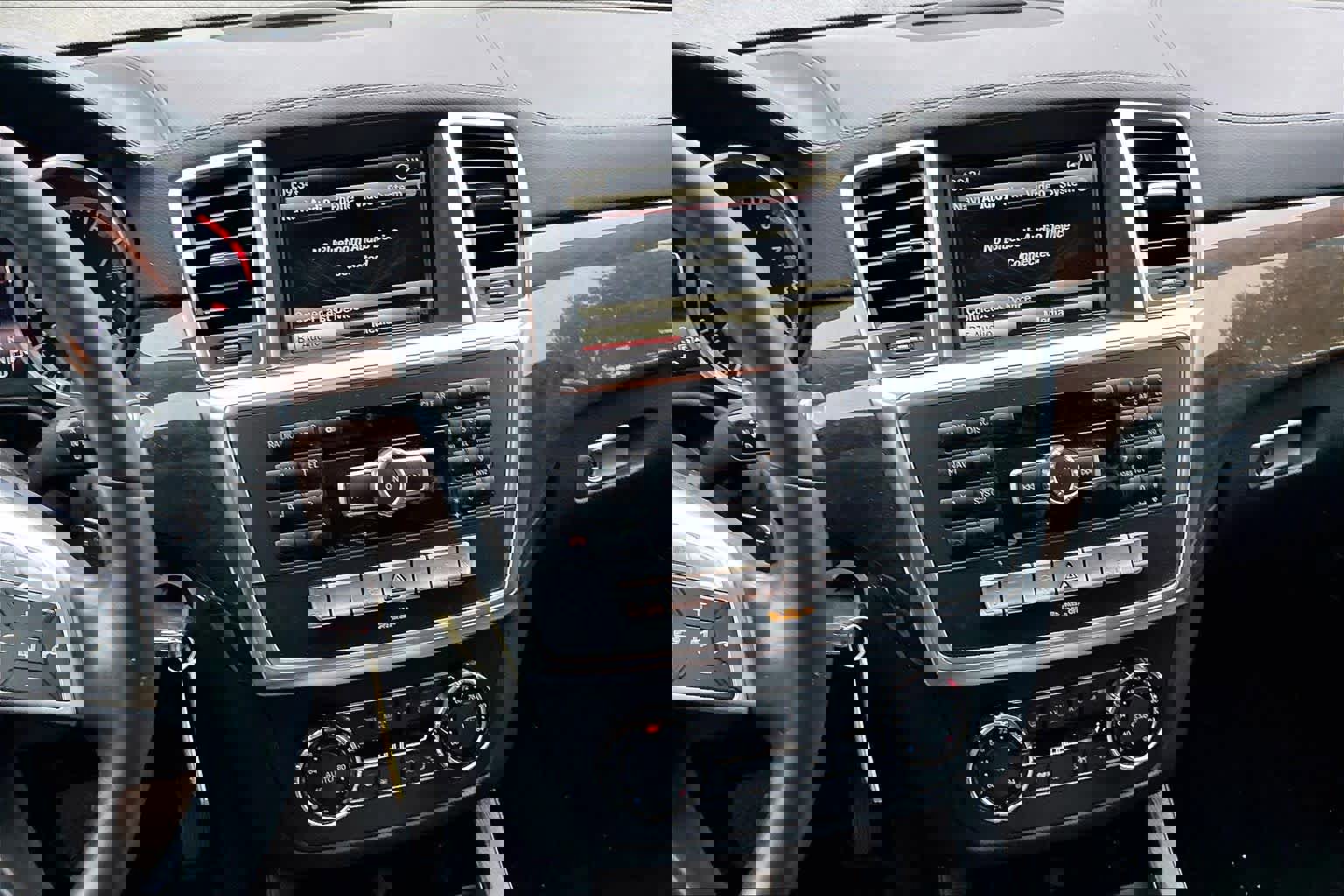 Used 2014 Mercedes-Benz GL 450 4MATIC image 9