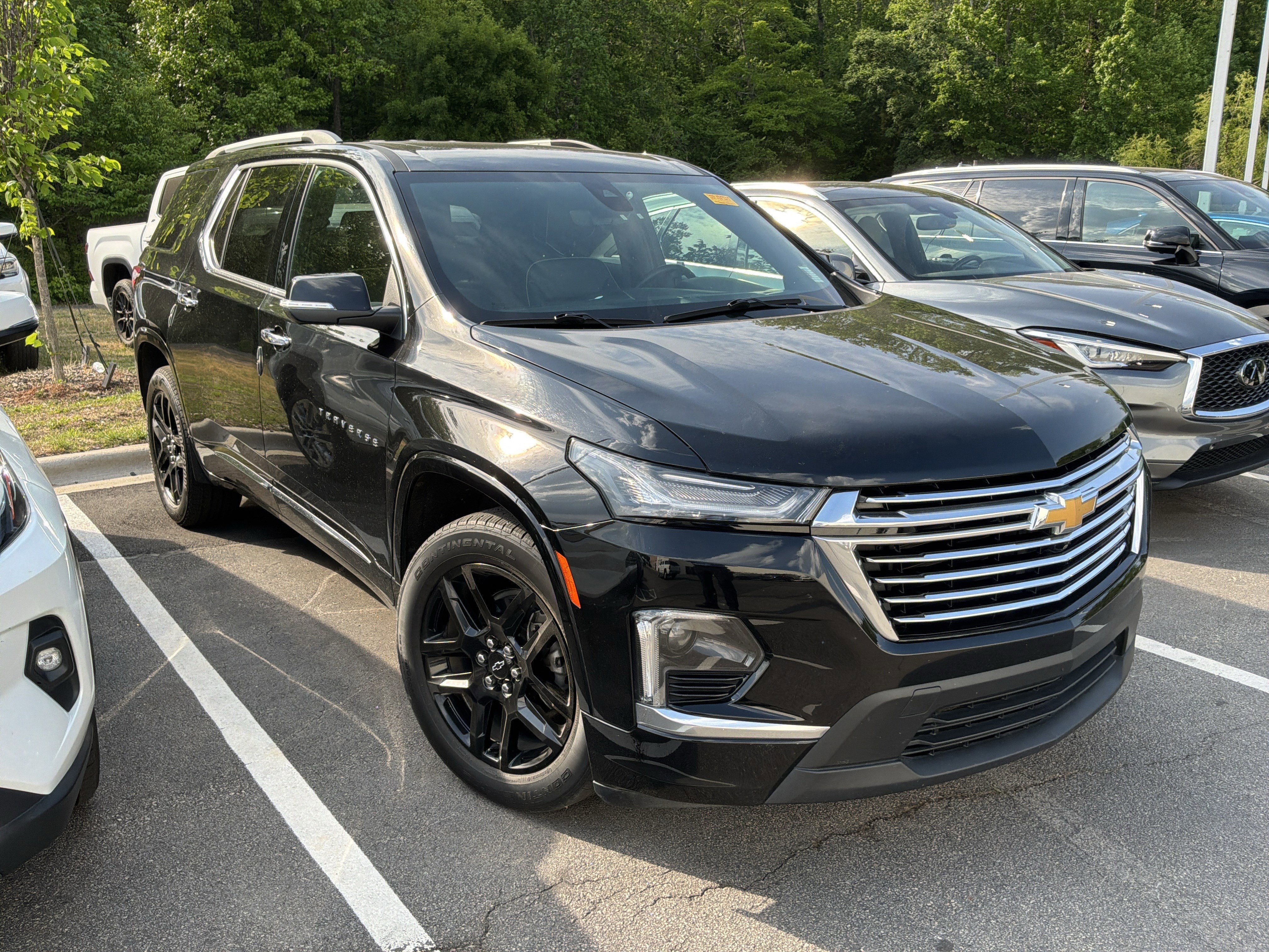Used 2023 Chevrolet Traverse Premier w/ LPO, Floor Liner Package FWD image 2