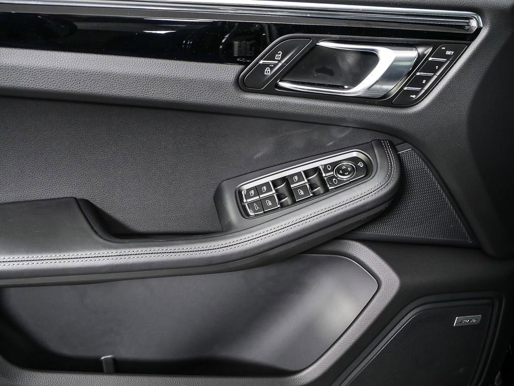 New 2026 Porsche Macan Turbo AWD/4WD image 6