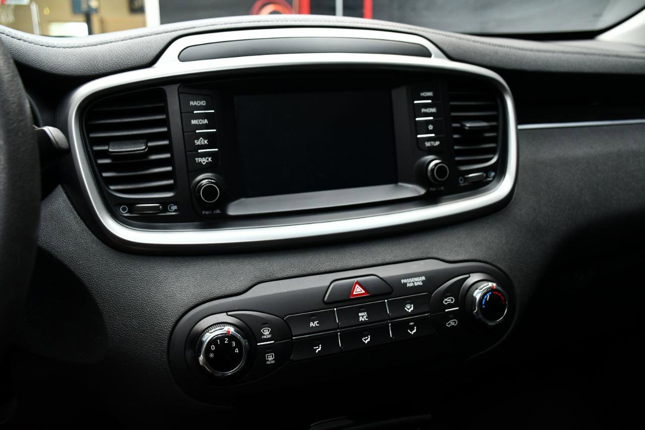 Used 2019 Kia Sorento LX image 23