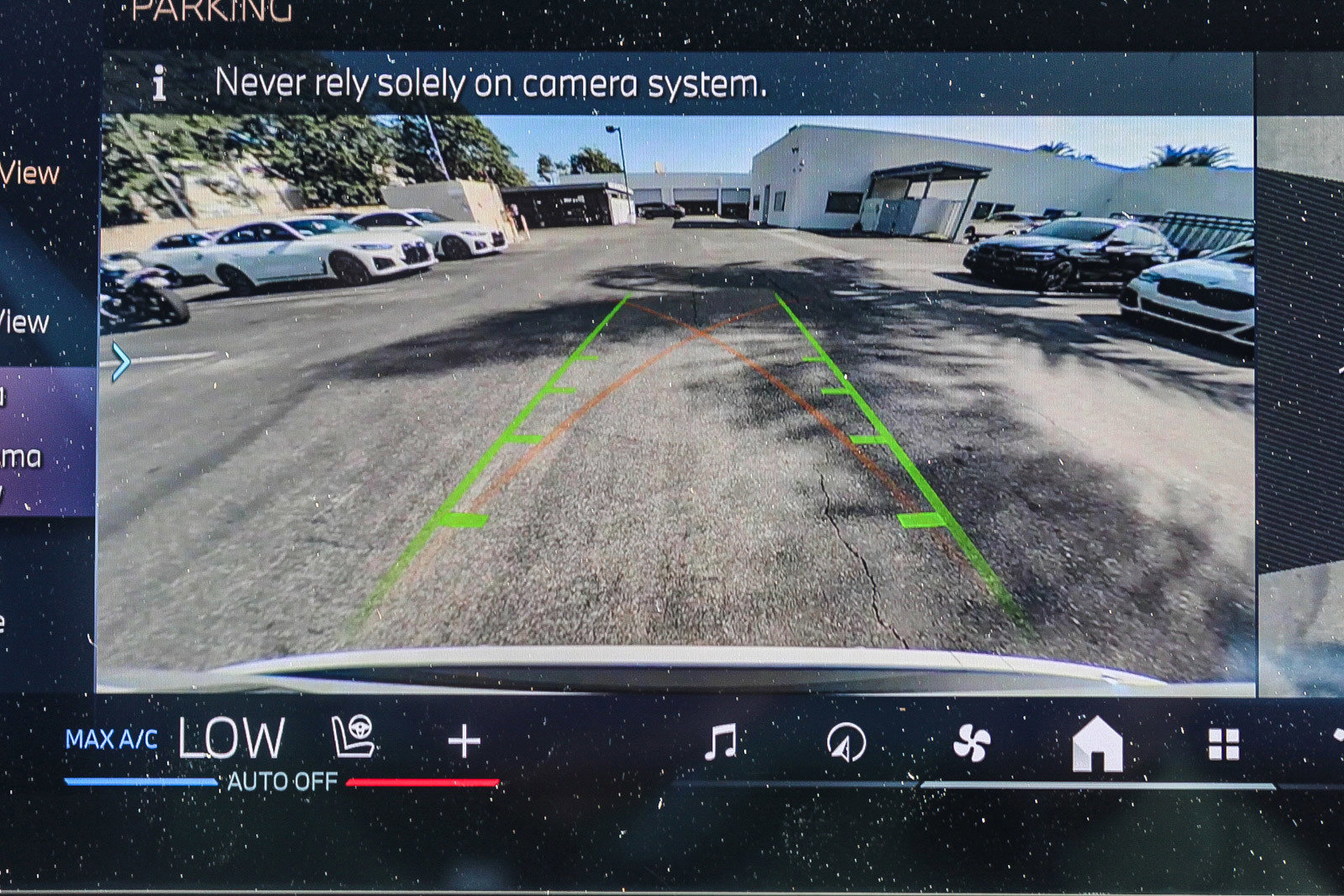 New 2026 BMW X5 xDrive40i w/ Climate Comfort Package image 24