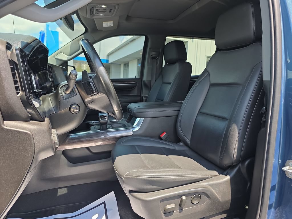 Used 2024 Chevrolet Silverado 1500 LTZ w/ LTZ Premium Package AWD/4WD image 12