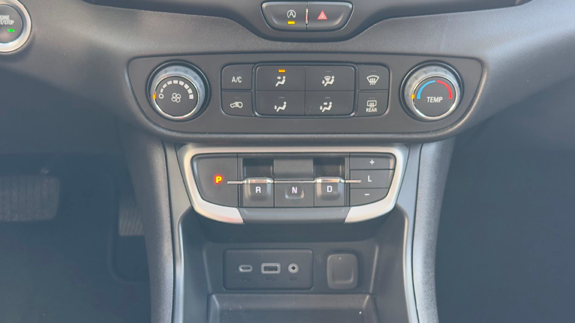 Used 2024 GMC Terrain SLE image 15