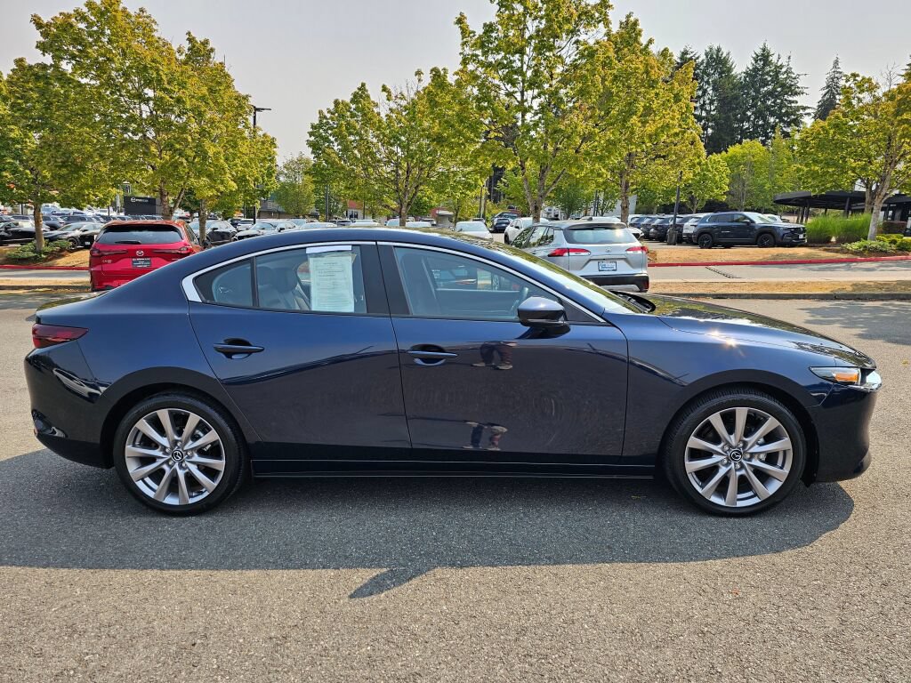 Used 2020 MAZDA MAZDA3 Sedan w/ Select Package FWD image 4