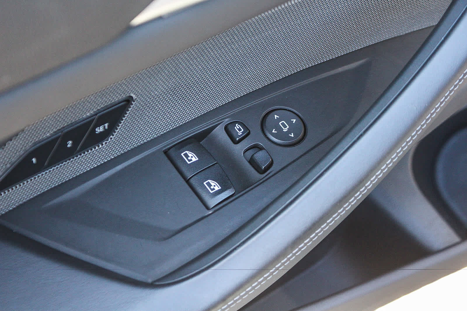 Used 2025 BMW M4 Competition w/ Executive Package RWD image 18