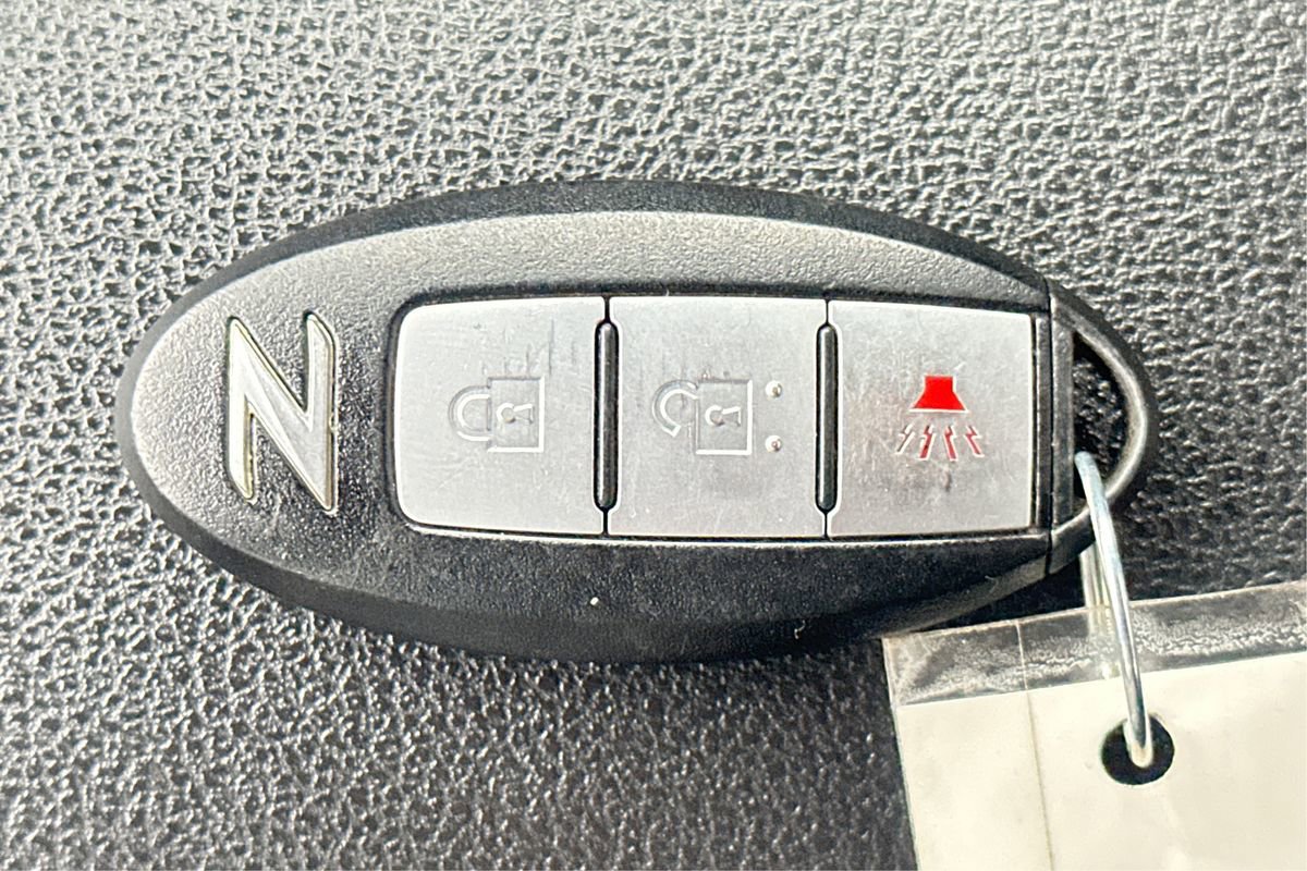 Used 2015 Nissan 370Z Coupe image 28