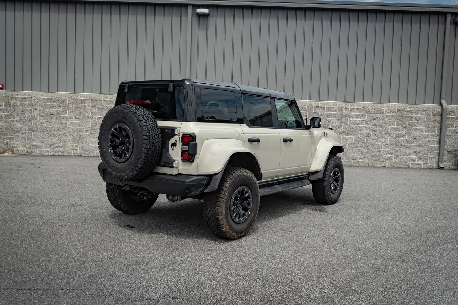 Used 2025 Ford Bronco Raptor image 23