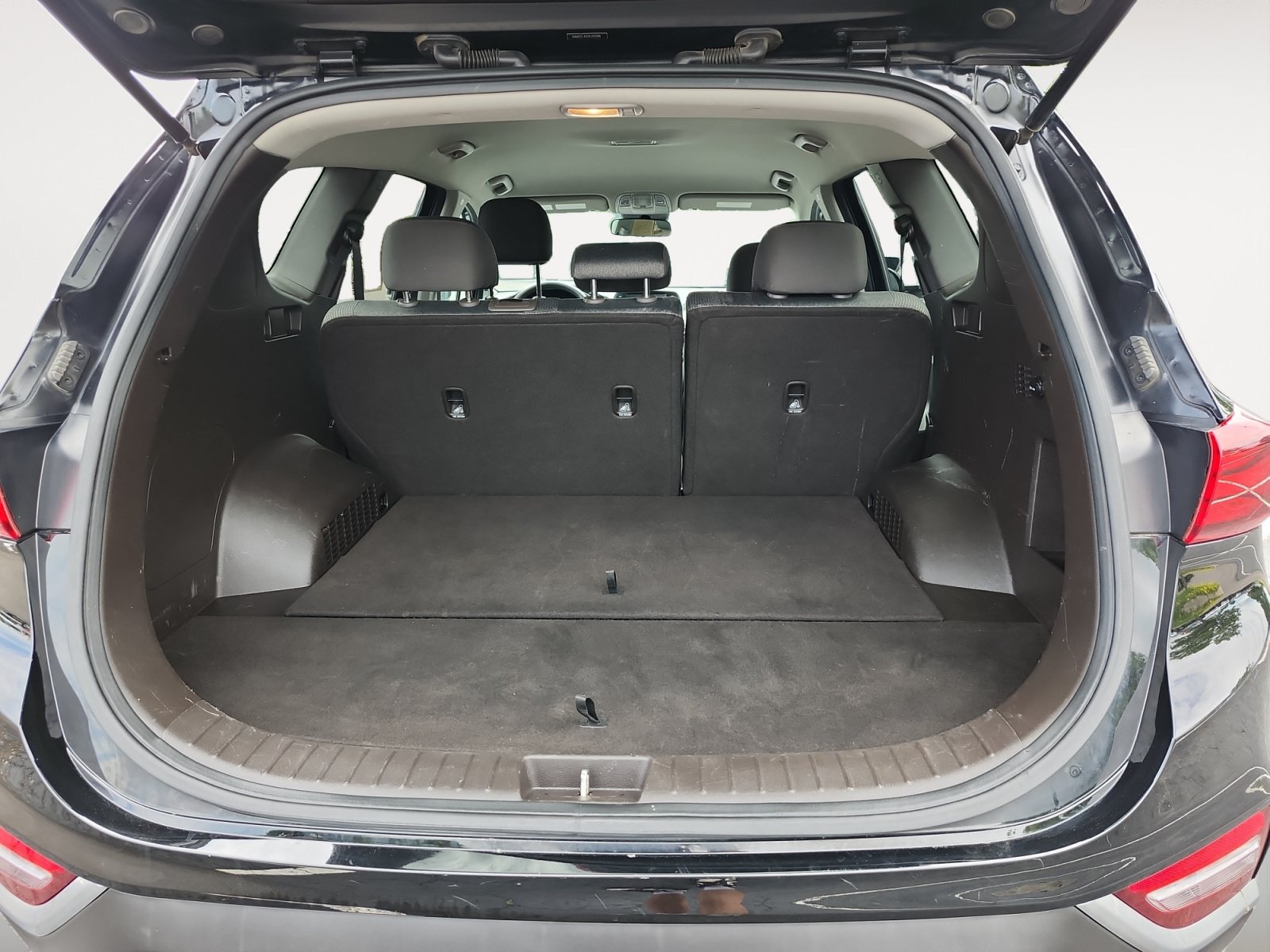 Used 2020 Hyundai Santa Fe SE AWD/4WD image 15