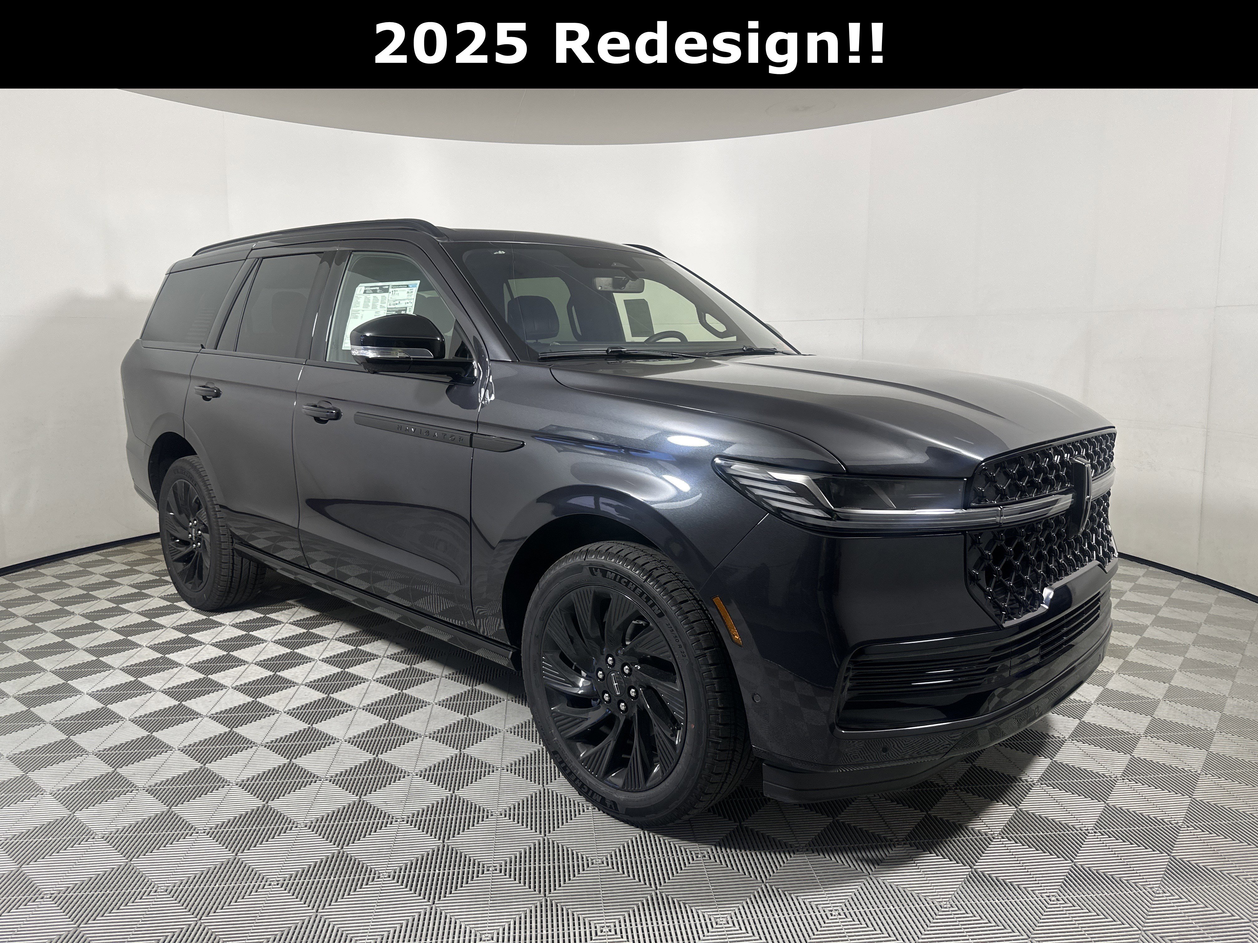 New 2025 Lincoln Navigator Reserve image 1
