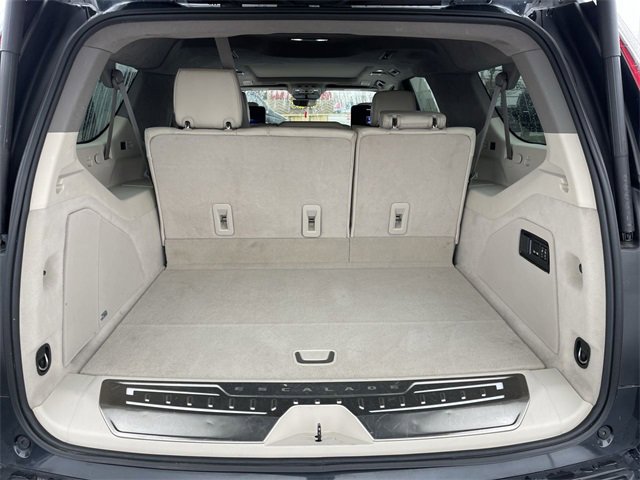 Used 2022 Cadillac Escalade ESV Premium Luxury Platinum image 25
