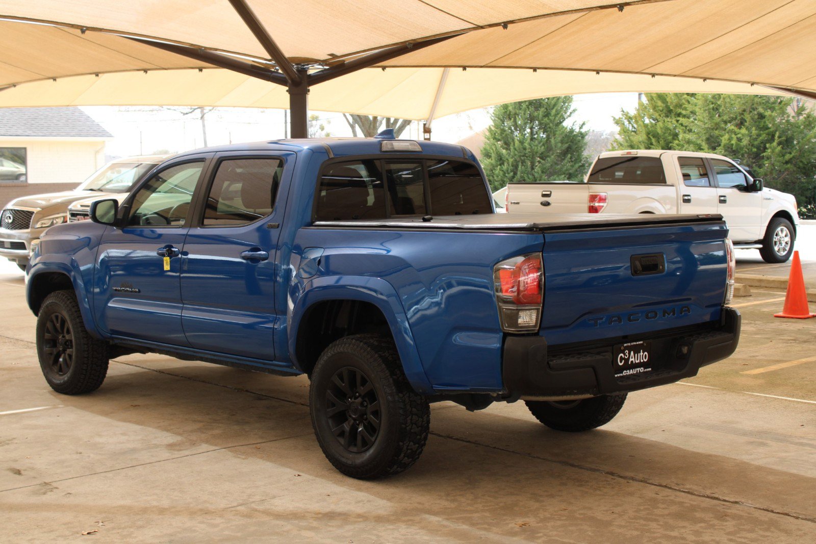 Used 2016 Toyota Tacoma SR5 image 8