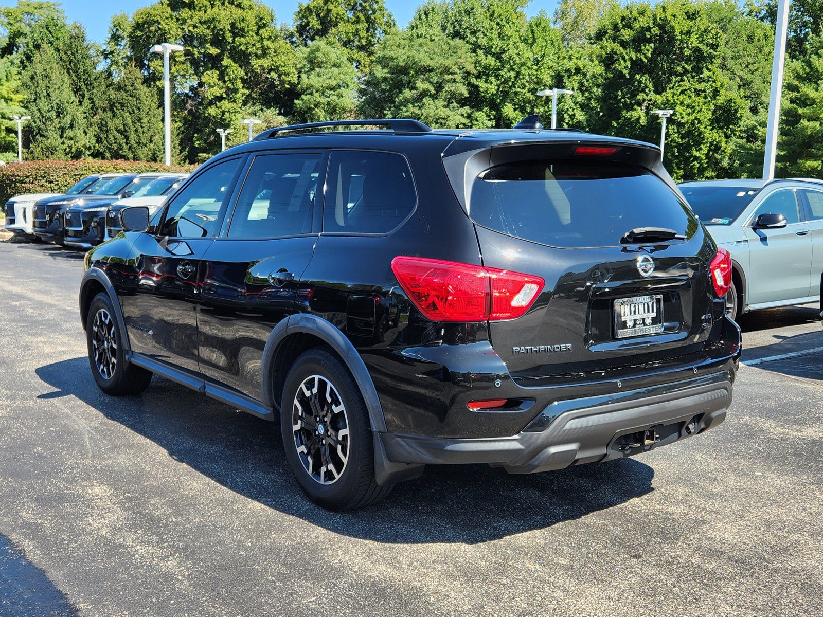 Used 2019 Nissan Pathfinder SL AWD/4WD image 3