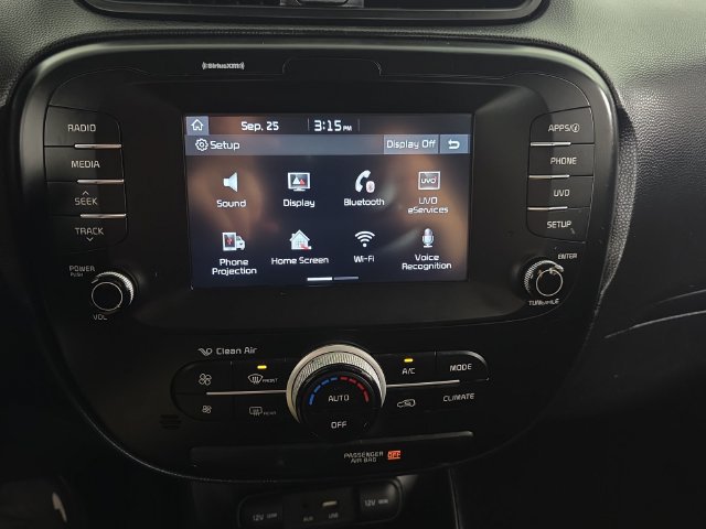 Used 2019 Kia Soul + FWD image 17