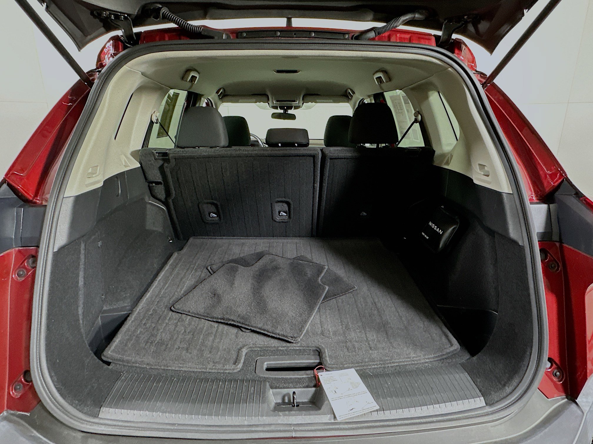 Used 2023 Nissan Rogue S image 26