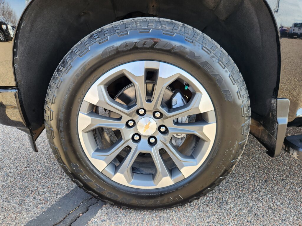 Used 2024 Chevrolet Silverado 1500 High Country w/ Technology Package image 15