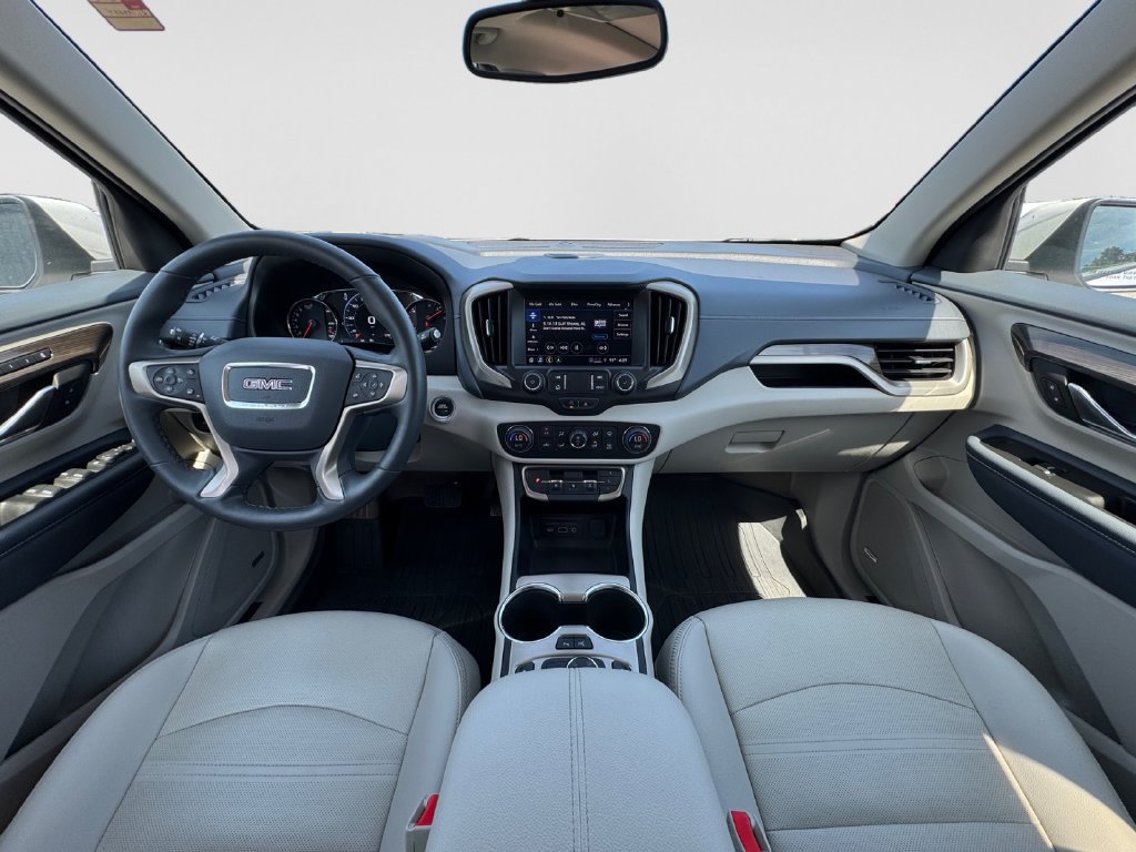 Used 2024 GMC Terrain Denali w/ Denali Premium Package AWD/4WD image 15