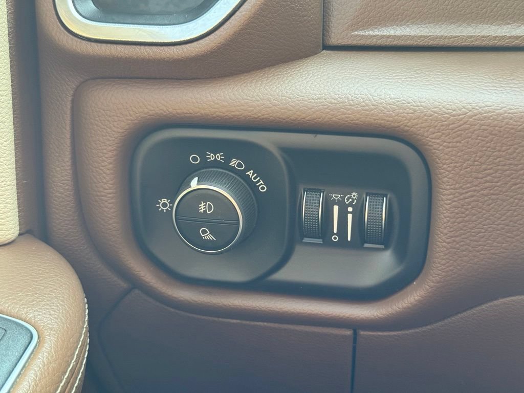Used 2022 RAM 2500 Laramie AWD/4WD image 46