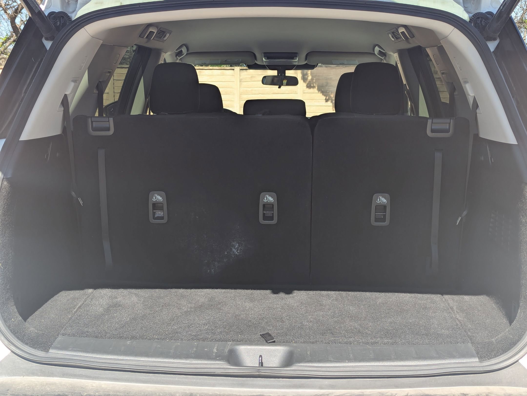 Used 2025 Nissan Pathfinder SV image 24