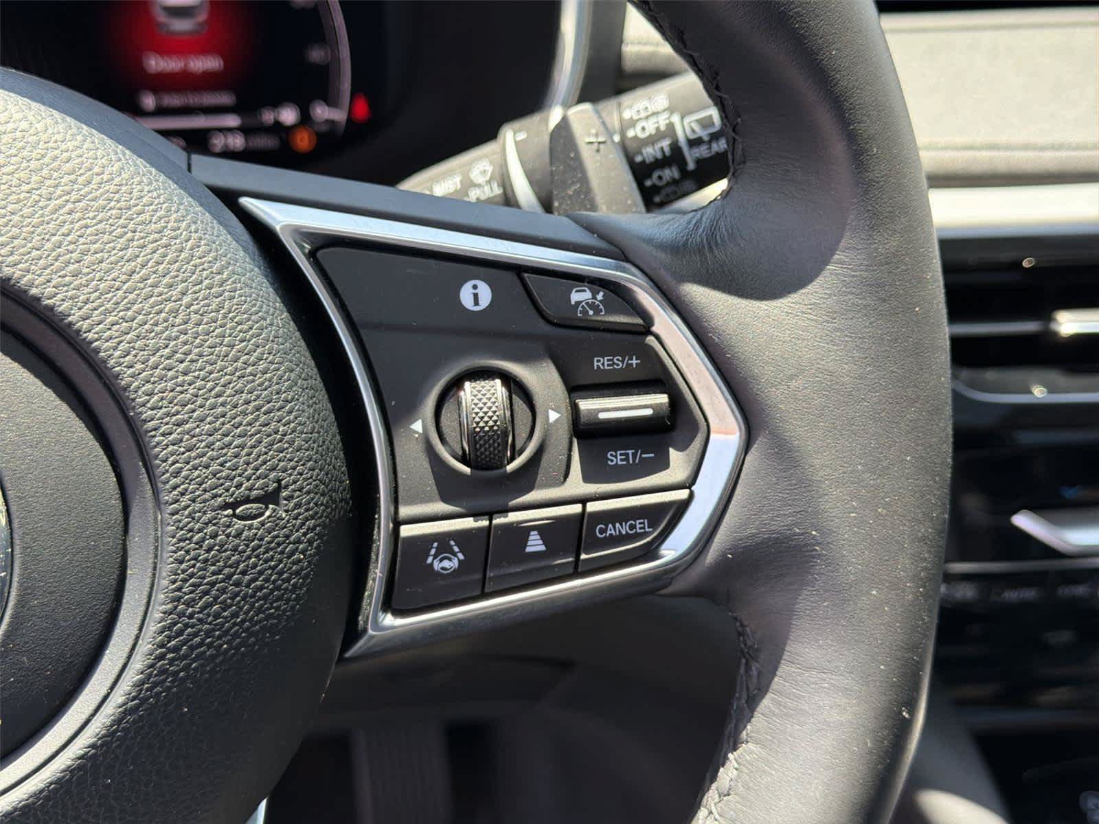 Used 2024 Acura MDX SH-AWD w/ Technology Package image 35