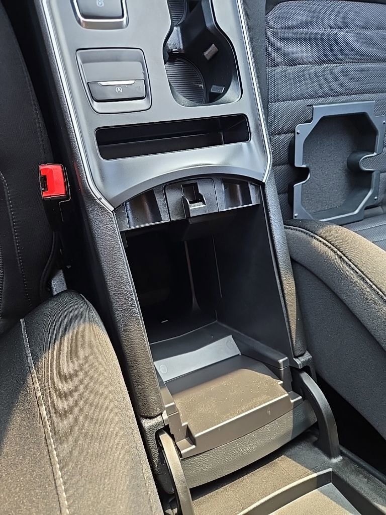 Used 2021 Ford Edge SE image 28