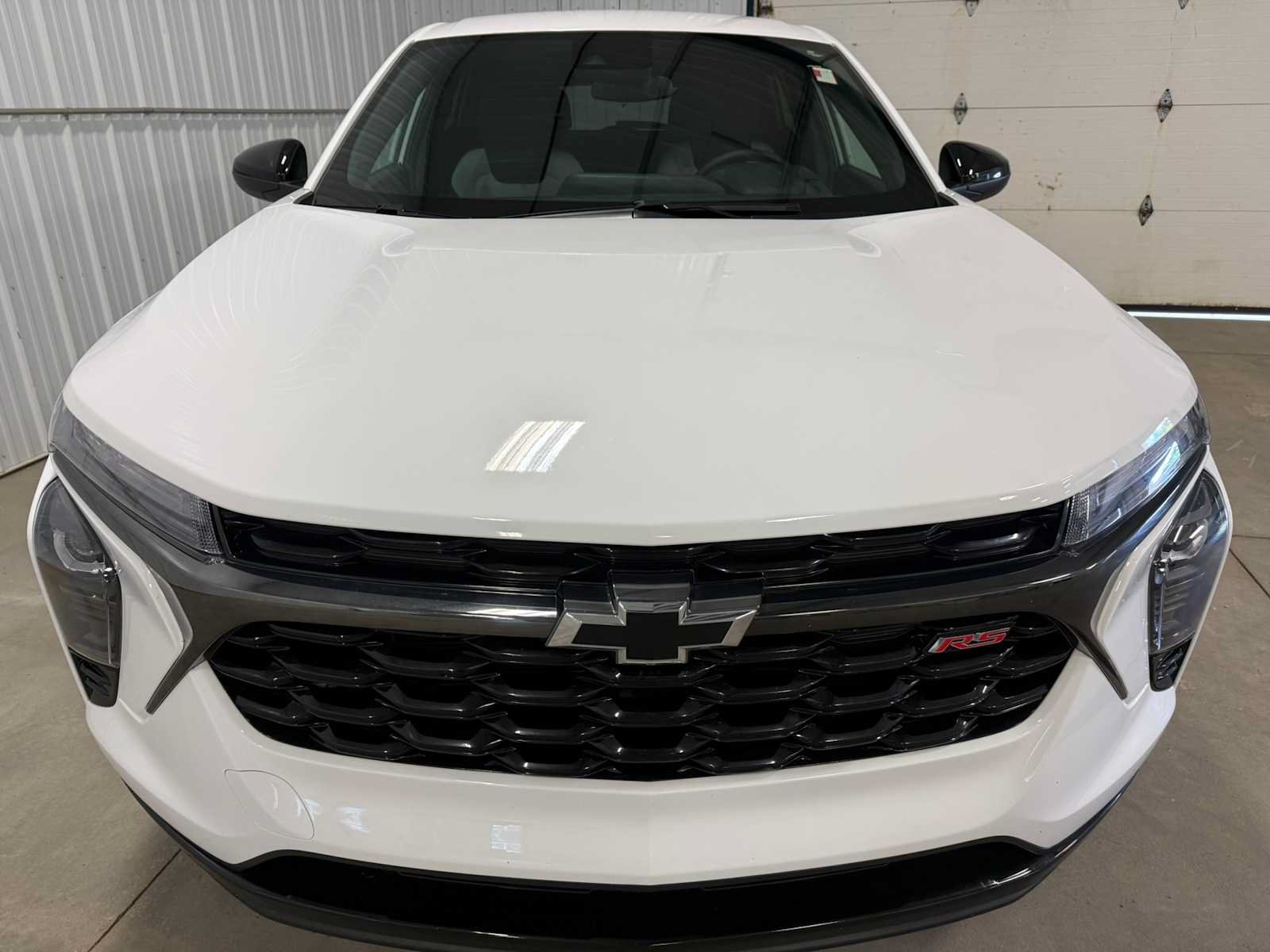 Used 2024 Chevrolet Trax RS FWD image 3