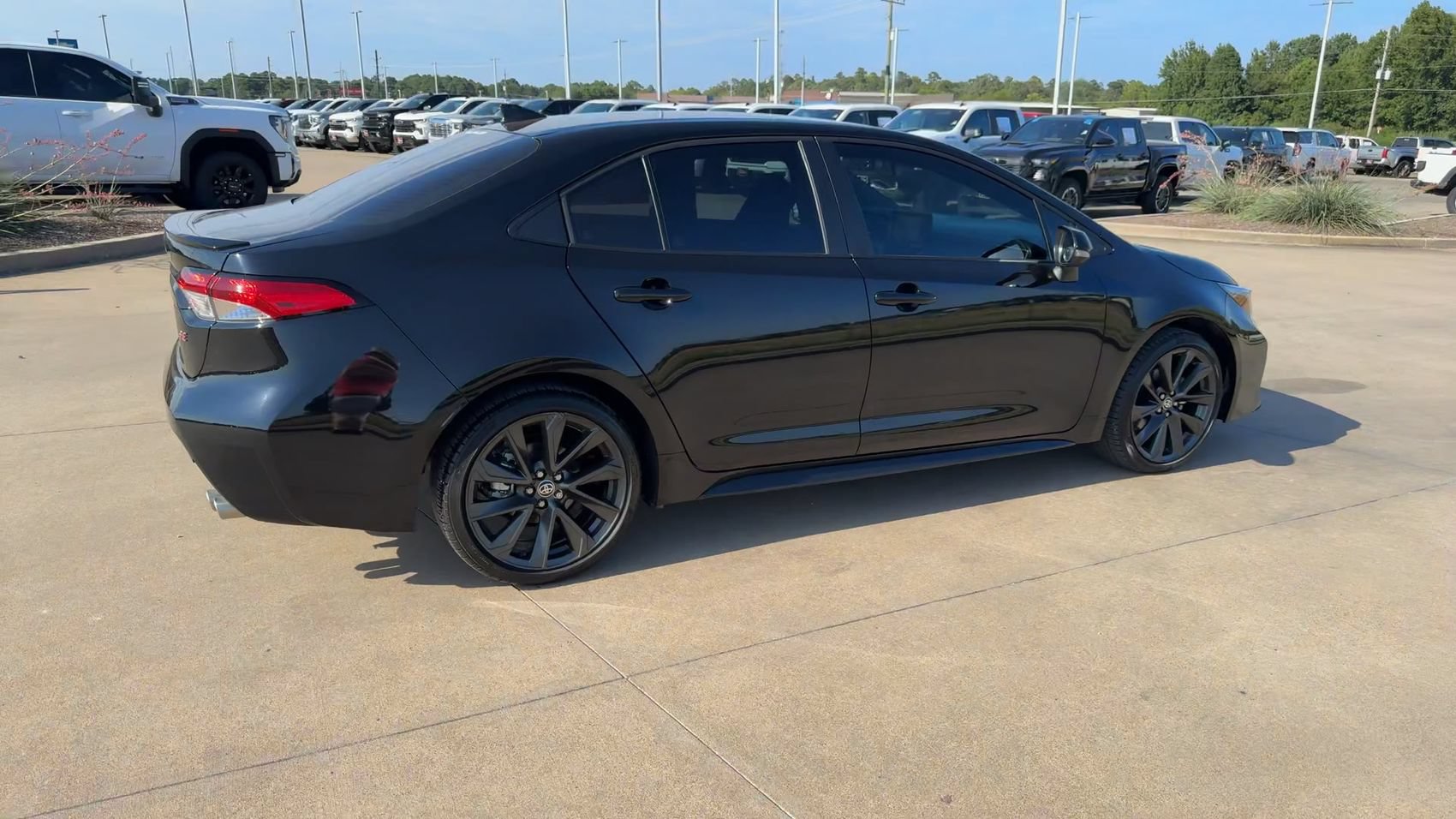 Used 2025 Toyota Corolla SE FWD image 9