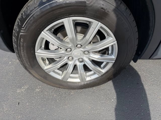 Used 2023 Cadillac XT4 Premium Luxury w/ Cold Weather Package FWD image 7
