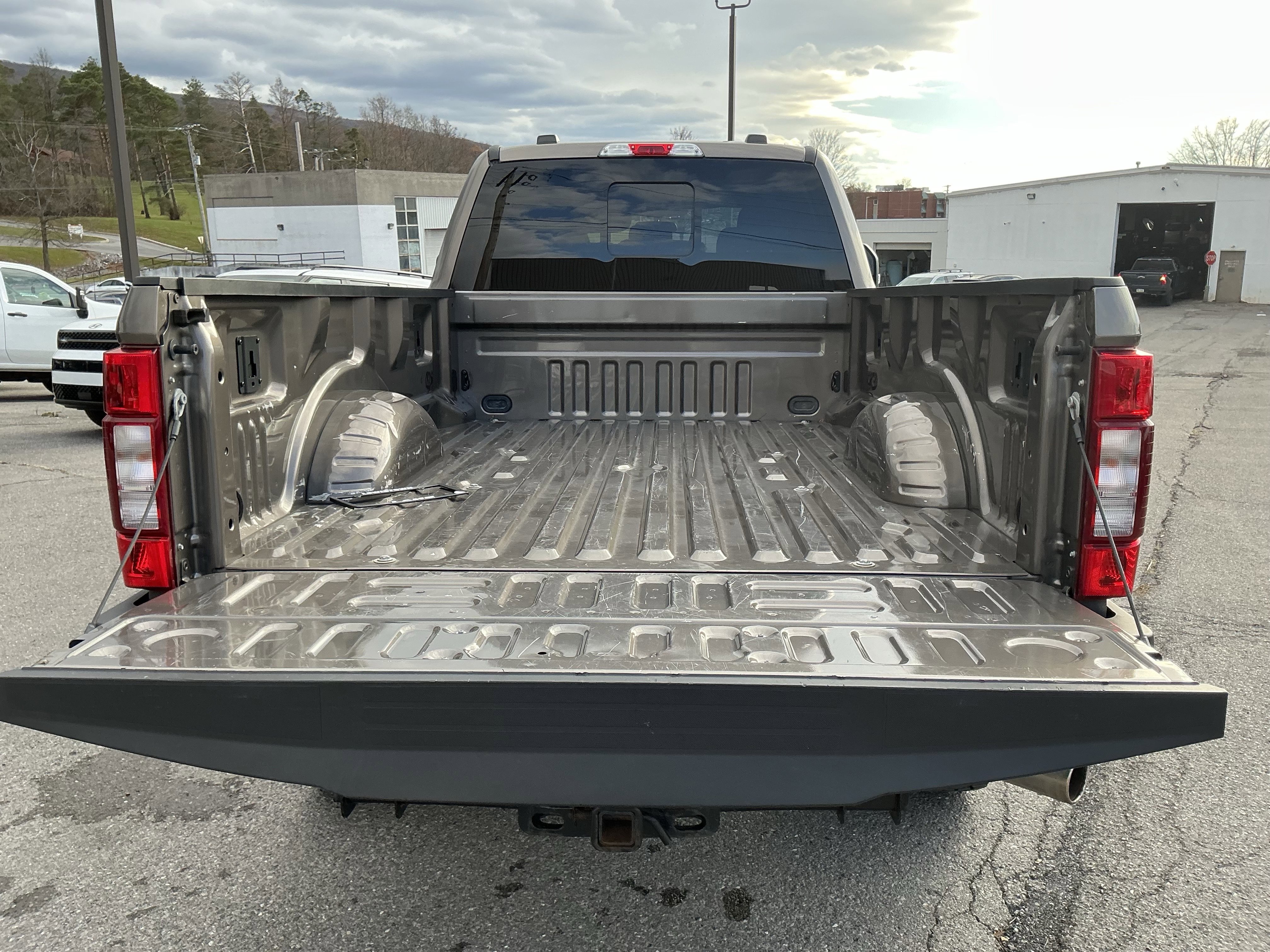 Used 2021 Ford F350 XLT w/ XLT Premium Package image 5