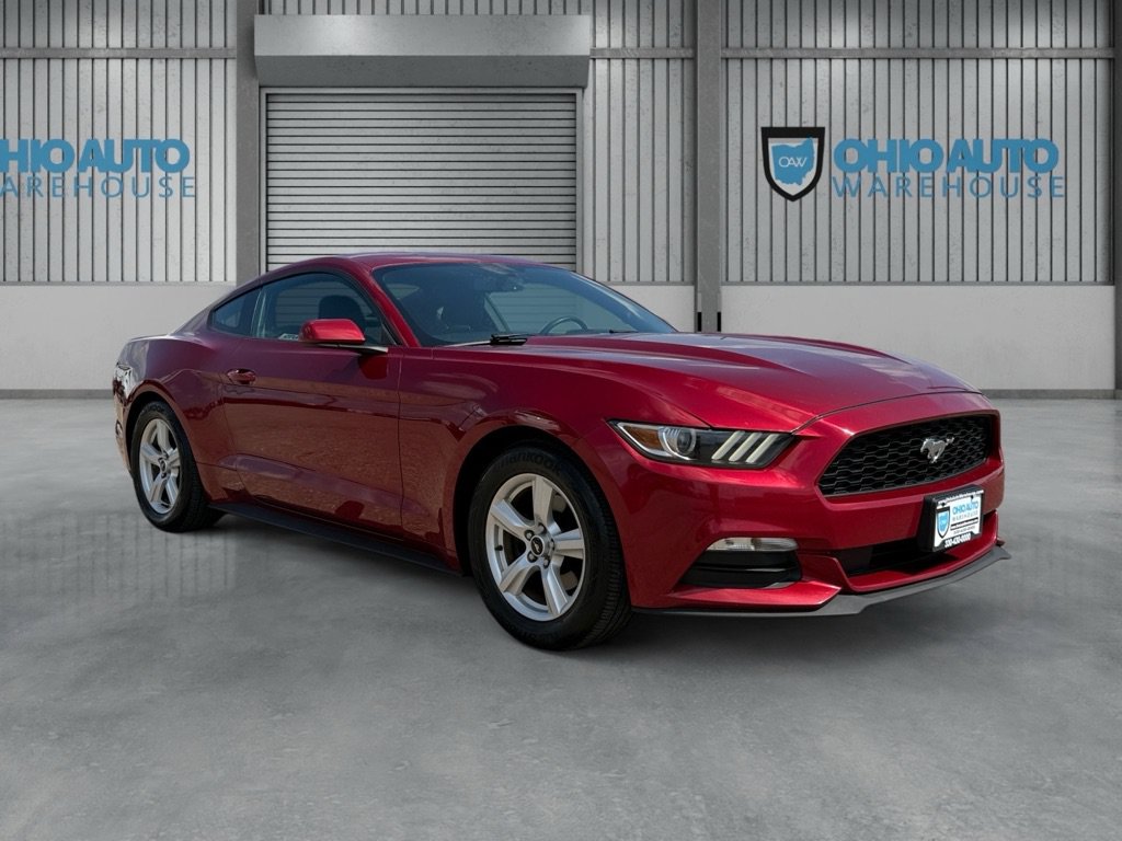 Used 2017 Ford Mustang Coupe RWD image 3