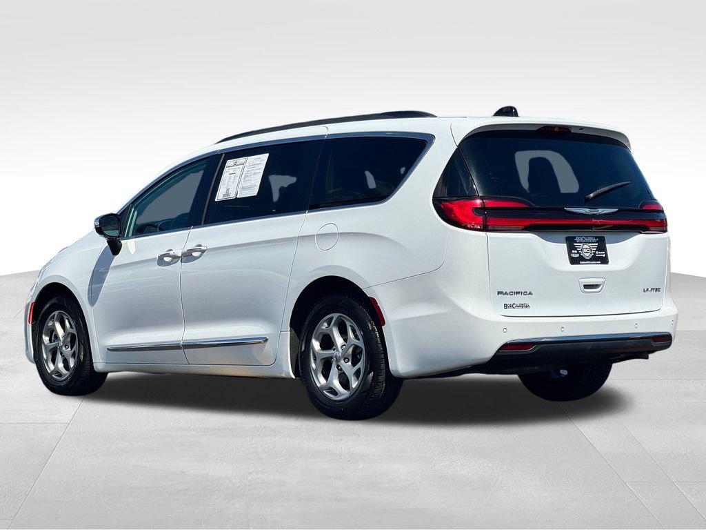 Used 2023 Chrysler Pacifica Limited FWD image 5