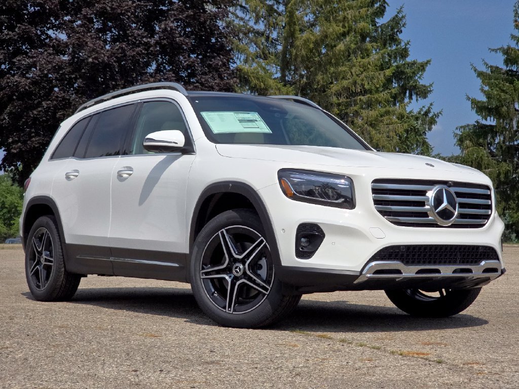 New 2026 Mercedes-Benz GLB 250 4MATIC image 2