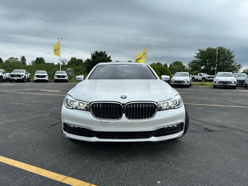 Used 2018 BMW 740i xDrive image 2