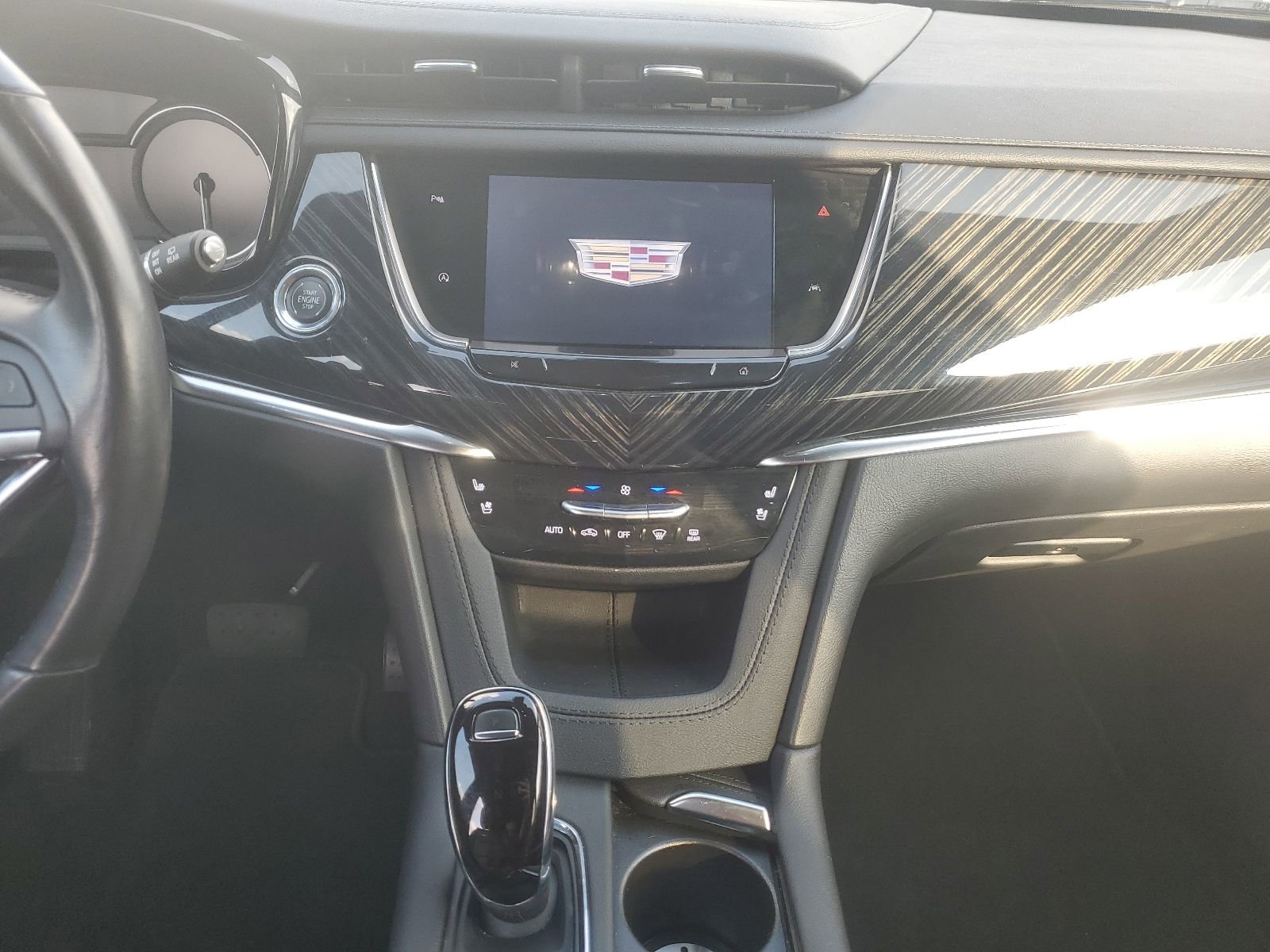 Used 2024 Cadillac XT6 Premium Luxury image 10