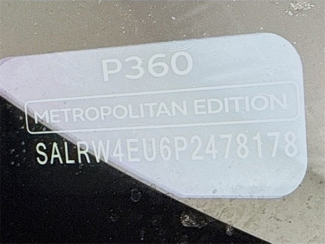 Used 2023 Land Rover Discovery Metropolitan Edition image 34