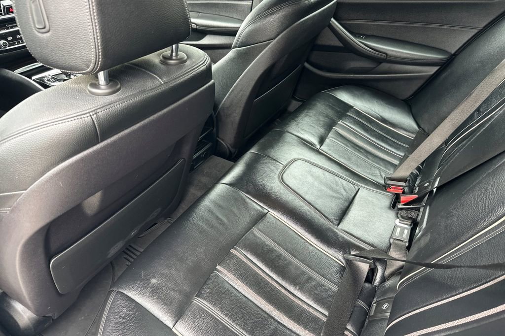 Used 2018 BMW 540i xDrive image 12