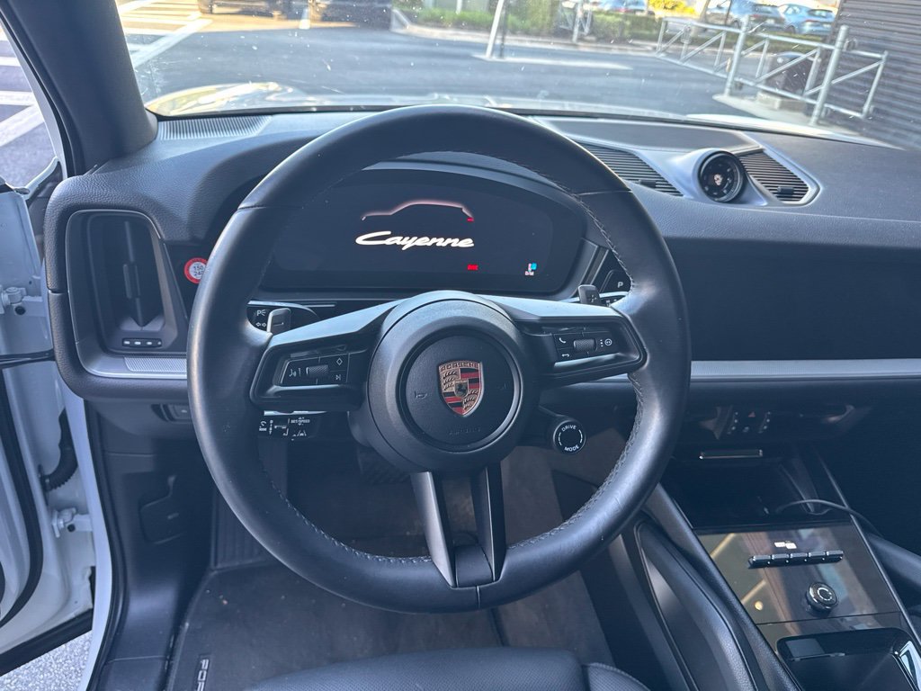 Certified 2024 Porsche Cayenne AWD/4WD image 6