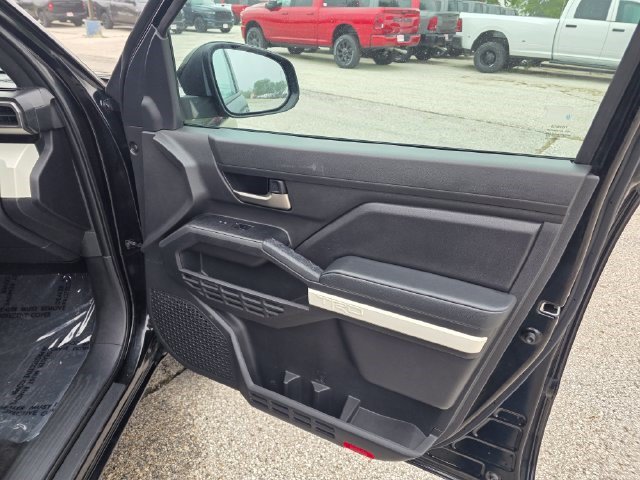 Used 2024 Toyota Tacoma TRD Off-Road AWD/4WD image 17