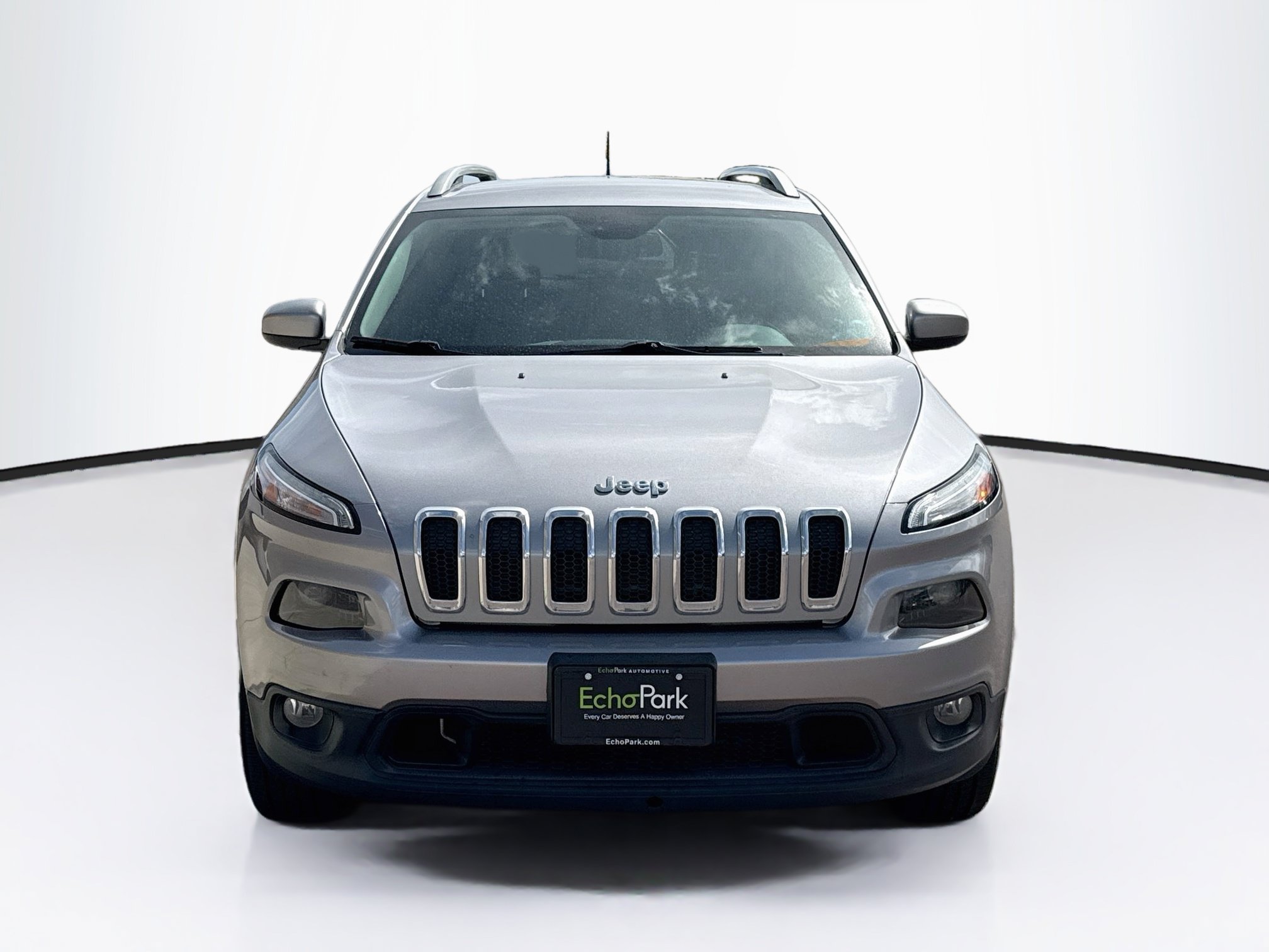 Used 2017 Jeep Cherokee Latitude AWD/4WD image 2