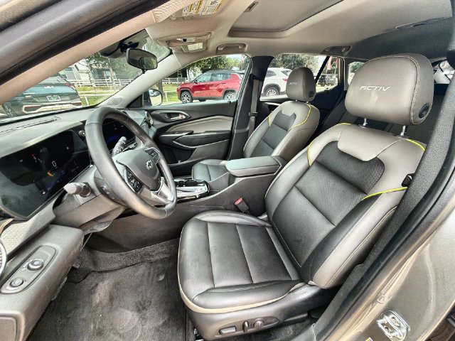 Used 2025 Chevrolet Trax ACTIV w/ Sunroof Package FWD image 18