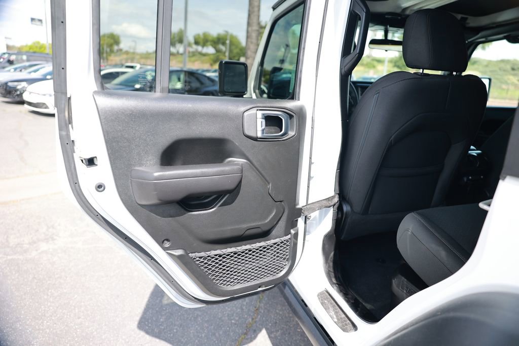 Used 2023 Jeep Wrangler Unlimited AWD/4WD image 37